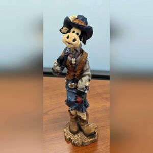 Boyds Bears Folkstone Resin Figurine Loretta Moostein yer Cheatin Heart Cow Girl